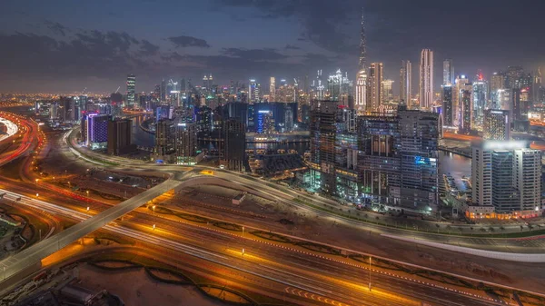 Skyline Con Arquitectura Moderna Las Torres Bahía Negocios Dubai Los —  Fotos de Stock