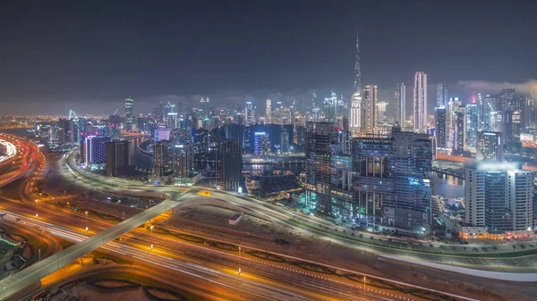 Skyline Panorámico Dubai Con Bahía Negocios Centro Distrito Por Noche —  Fotos de Stock