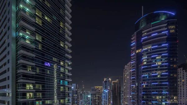 Dubai Marina Jbr Bölgesinin Panoramik Manzarası Aydınlık Gökdelenlerle Dolu Gece — Stok fotoğraf