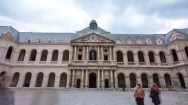 Büyük mahkeme Les Invalides karmaşık timelapse hyperlapse, Paris, Fransa.