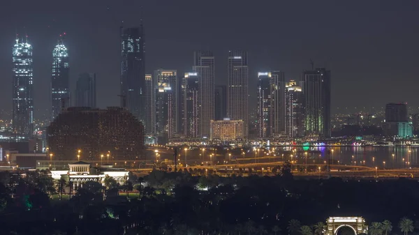 Dubai Creek Kikötő Megvilágított Felhőkarcolókkal Tornyokkal Építkezés Alatt Légi Éjszakai — Stock Fotó