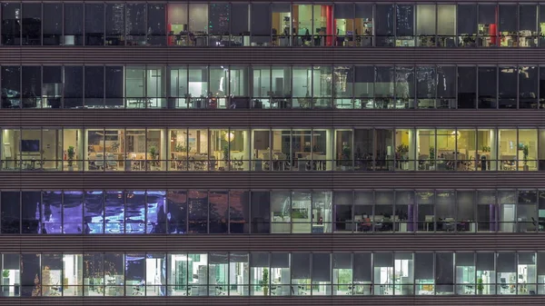 Ramen Van Kantoorgebouwen Nachts Timelapse Het Licht Van Ramen Van — Stockfoto