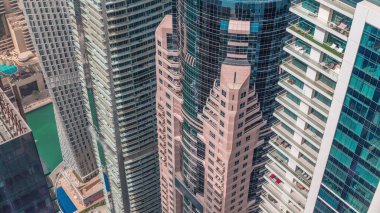 Dubai Marina 'nın en uzun gökdelenlerin zaman çizelgesini gösteren manzarasına bakın. Yukarıdan yukarıdan bir görüntü. Dubai, BAE