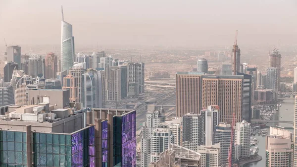 Dubai Marina Jlt Distrito Com Tráfego Estrada Entre Arranha Céus — Fotografia de Stock