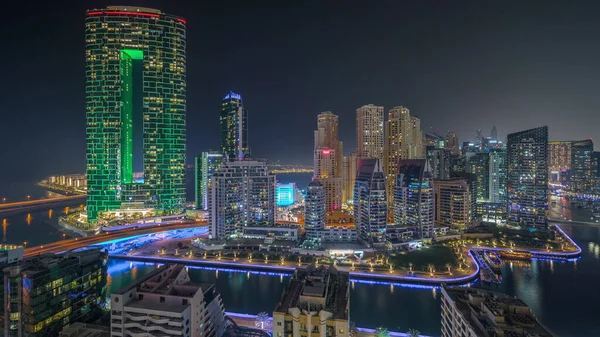 Небоскребы Dubai Marina Район Джидда Роскошными Зданиями Спасительными Ночными Таймлайнерами — стоковое фото