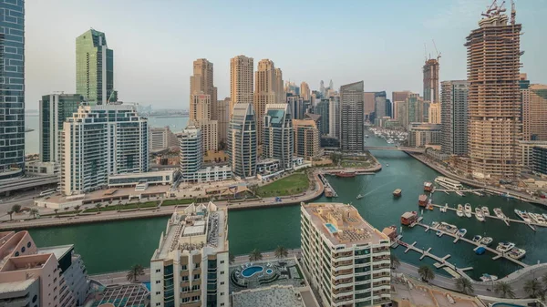 Panorama Mostrando Dubai Marina Com Vários Barcos Iates Estacionados Porto — Fotografia de Stock