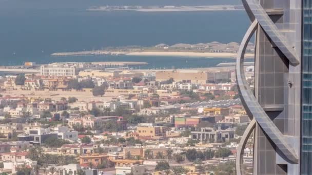 Luftaufnahme vieler Wohnhäuser und Villen in Dubai Stadt Zeitraffer von Wolkenkratzer in der Innenstadt — Stockvideo