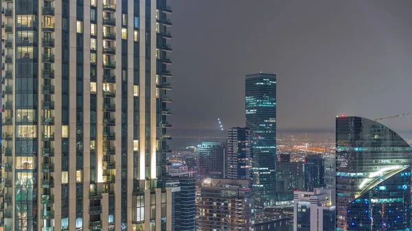 Büyük Fütüristik Şehir Gecesinin Panoramik Görüntüsü Sahası Şehir Merkezi Kanal — Stok fotoğraf