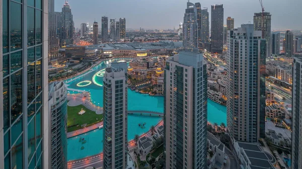 Dubai Centro Con Fuentes Arquitectura Futurista Moderna Noche Aérea Día —  Fotos de Stock