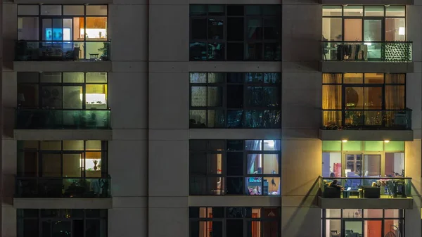 Fenêtres Immeuble Appartements Nuit Timelapse Lumière Des Pièces Éclairées Des — Photo