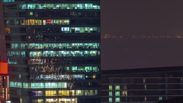 Business Bay Dubaj Osvětloval Mrakodrapy Zářícími Okny Vzdušné Noci Vývoj — Stock video