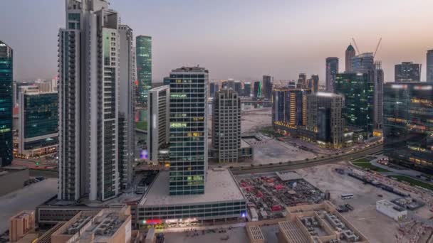 Business Bay Dubai Rascacielos Con Canal Agua Aérea Día Noche — Vídeo de stock