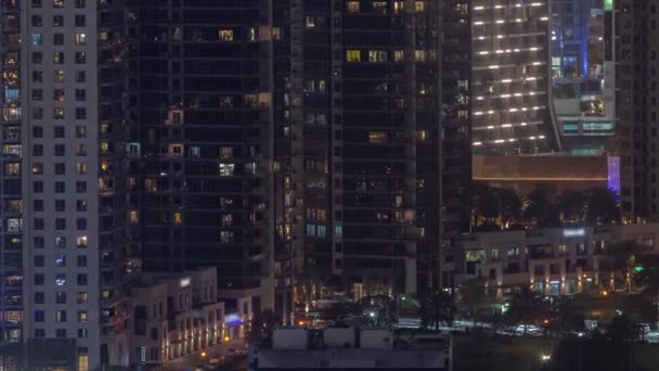 Skyskrapor Med Många Glödande Fönster Business Bay Dubai Antenn Natt — Stockvideo