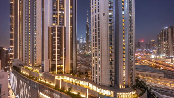 Самые Высокие Небоскребы Центре Дубая Расположенные Бульварной Улице Рядом Торговым — стоковое фото