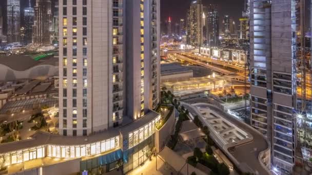 Самые Высокие Небоскребы Центре Дубая Расположенные Бульварной Улице Рядом Торговым — стоковое видео
