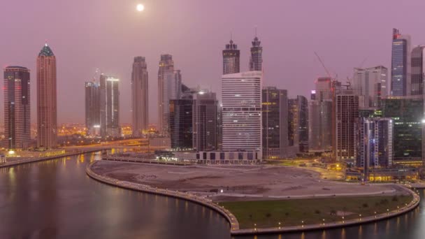 Stadsgezicht Van Wolkenkrabbers Dubai Business Bay Met Schiereiland Het Water — Stockvideo