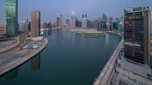 Городской Пейзаж Небоскребов Деловом Заливе Дубая Воздушным Каналом Воды Ночь — стоковое фото