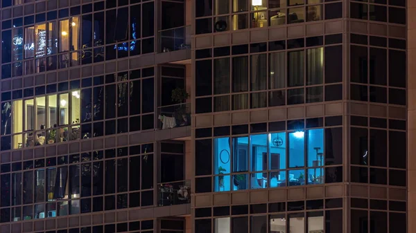 Lleno Las Ventanas Panorámicas Luz Los Rascacielos Por Noche Moderno —  Fotos de Stock