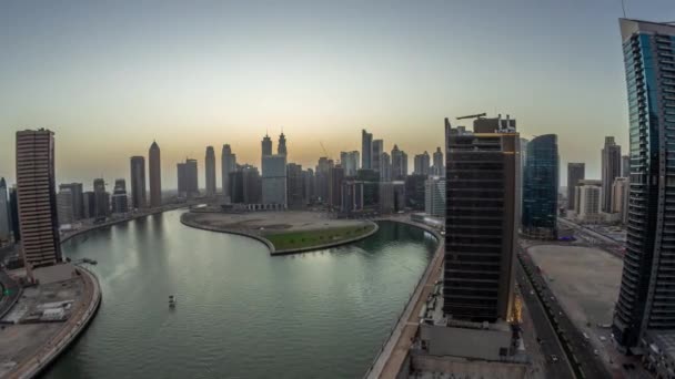 Cityscape Panorama Mrakodrapů Dubajském Zálivu Vodním Kanálem Letecký Den Noc — Stock video