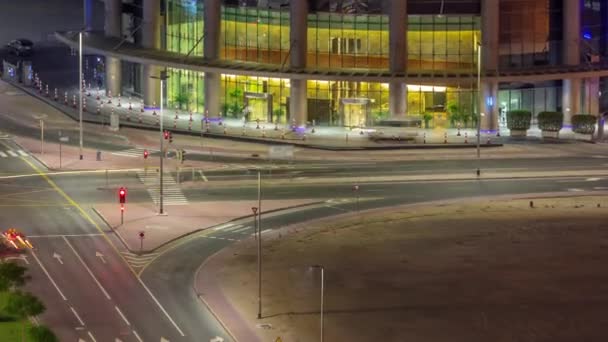 Dubai Sahası Bölgesi Ofis Gökdeleninin Girişi Kavşağındaki Yol Kavşağındaki Hava — Stok video