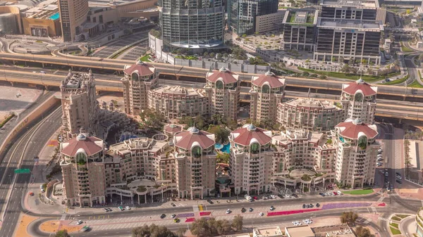 Bussy Ruchu Skrzyżowaniu Wiaduktu Dubaju Centrum Lotnicze Timelapse Wiele Samochodów — Zdjęcie stockowe