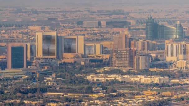 Skyline Der Stadt Dubai Mit Modernen Wolkenkratzern Und Traditionellen Häusern — Stockvideo