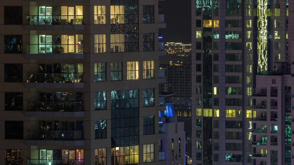 Abendlicher Blick Auf Die Außenwohnung Rezidentiellen Gebäude Zeitraffer Mit Leuchtenden — Stockfoto