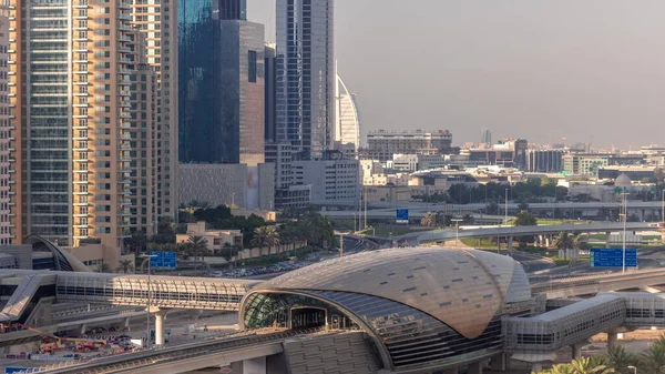 Edificio Futurista Estación Metro Dubai Rascacielos Lujo Detrás Dubai Marina — Foto de Stock