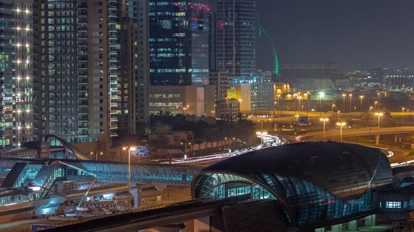 Futuristisch Gebouw Van Dubai Metrostation Luxe Wolkenkrabbers Achter Dubai Marina — Stockfoto