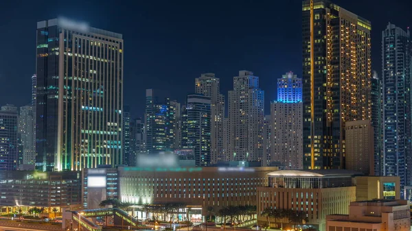 Dubai Jachthaven Verlichte Wolkenkrabbers Rond Winkelcentrum Antenne Nachtelijke Tijdspanne Van — Stockfoto