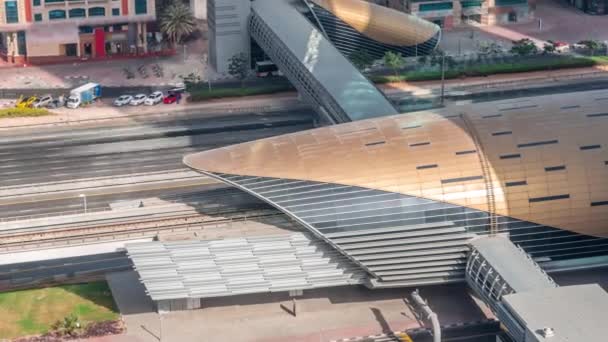Zajęty Sheikh Zayed Road Ruchu Lotniczego Timelapse Zjazd Stacji Metra — Wideo stockowe