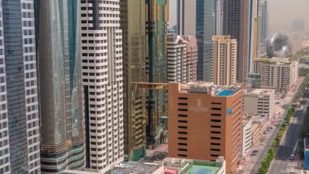 Légi Kilátás Dubai Nemzetközi Pénzügyi Körzet Sok Felhőkarcolók Timelapse Forgalom — Stock videók