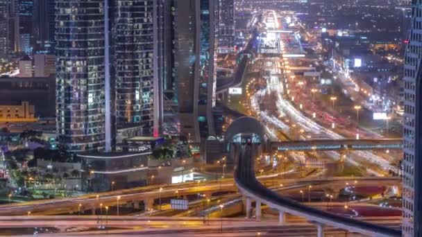 Sheikh Zayed Yolu Kesişiminde Gece Hava Trafiği Metro Rayları Lüks — Stok video
