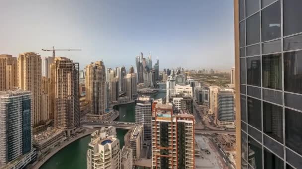 Вид Різні Хмарочоси Найвищому Реабілітаційному Блоці Дубай Марина Штучним Каналом — стокове відео