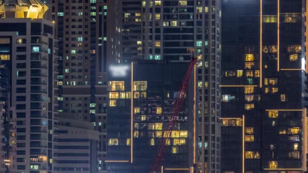 Wieczorny Widok Zewnętrzne Mieszkanie Obudowa Timelapse Budynku Świecącymi Oknami Wysoki — Wideo stockowe