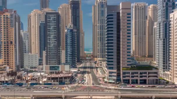 Dubai Marina Rascacielos Sheikh Zayed Carretera Con Metro Línea Aérea — Vídeo de stock