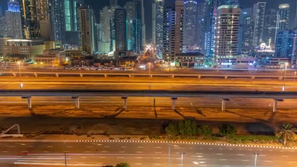 Dubai Marina Felhőkarcolók Sheikh Zayed Metró Vasúti Légi Éjszakai Időbeosztás — Stock videók