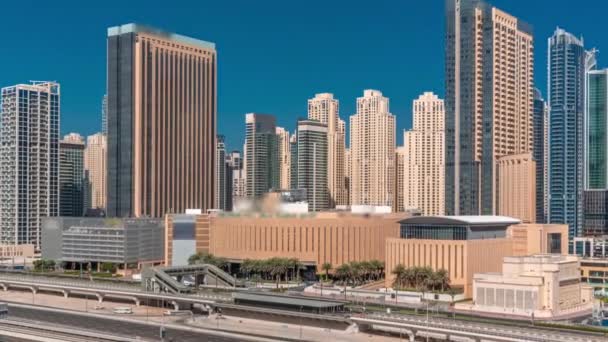 Dubai Jachthaven Wolkenkrabbers Rond Winkelcentrum Luchtfoto Timelapse Gedurende Hele Dag — Stockvideo