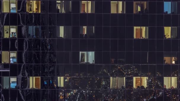 Große Leuchtende Fenster Modernen Büro Und Wohngebäuden Vergehen Nachts Zeitraffer — Stockvideo