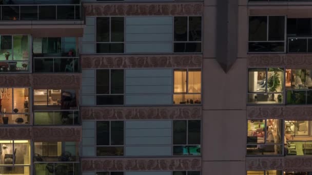 Okna Pozdním Večerním Večerním Poschodí Blikajícími Zářivými Interiérovými Světly Letecký — Stock video
