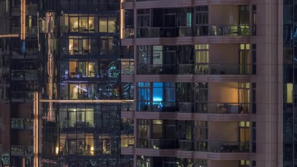 Fönster Lägenhetsbyggnader Natten Timelapse Ljuset Från Fönstren Hus Kvällslandskap Staden — Stockvideo