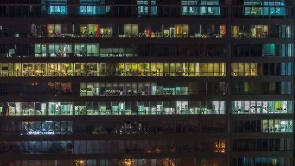 Fenster Von Bürogebäuden Vergehen Nacht Auf Tag Das Licht Aus — Stockvideo