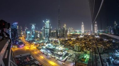 Dubai şehir merkezi manzarası manzarası Burj Khalifa, Işıklandırmalı ışık gösterisi çatıdan zaman ayarlı. Tek bir binadaki en büyük ışık ve ses gösterisiyle