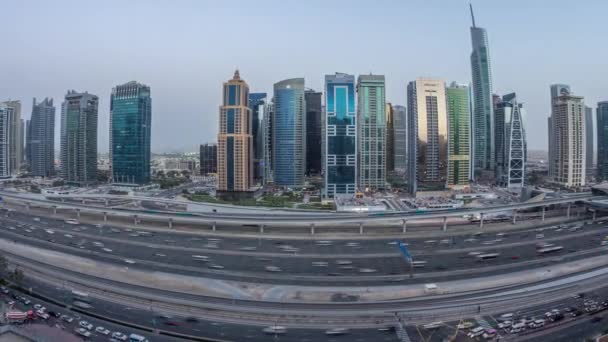 Panorama Aéreo Las Torres Los Lagos Jumeirah Rascacielos Día Noche — Vídeos de Stock
