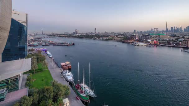 Dubai Creek Paisagem Dia Noite Transição Timelapse Com Barcos Iates — Vídeo de Stock