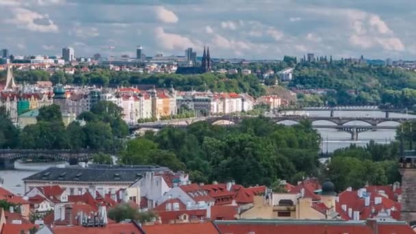 Panorama Starego Miasta Pradze Czerwonymi Dachami Timelapse Słynne Mosty Wełtawy — Wideo stockowe