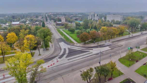 Intersecção Rodoviária Com Eléctrico Reconstruído Faixas Aéreas Timelapse Cidade Kharkiv — Vídeo de Stock