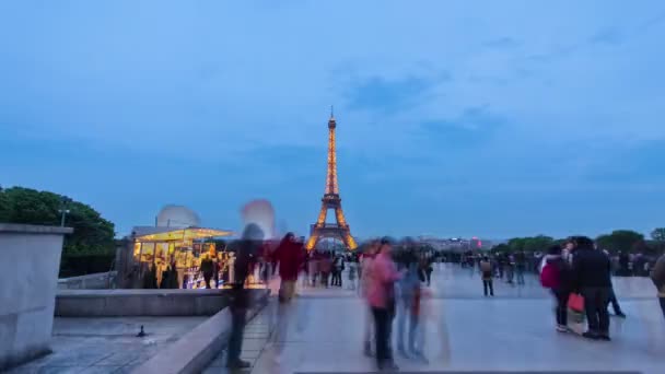 Eiffeltornet Sett Från Trocadero Dag Till Natt Övergång Timelapse Hyperlapse — Stockvideo