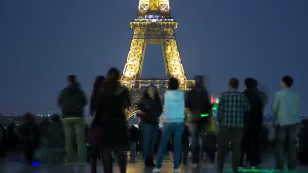 Torre Eiffel Vista Trocadero Com Noite Multidão Timelapse Bokeh Agradável — Vídeo de Stock