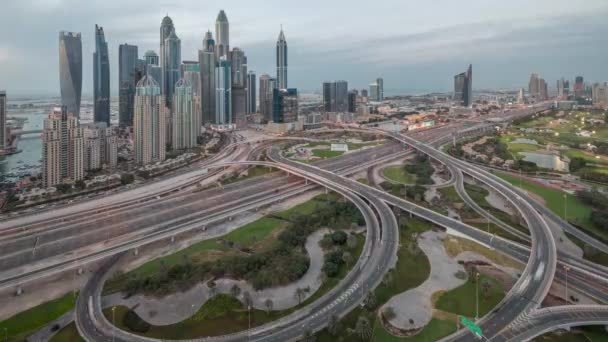 Panorama Dubai Marina Motorväg Korsning Spaghetti Korsning Dag Till Natt — Stockvideo